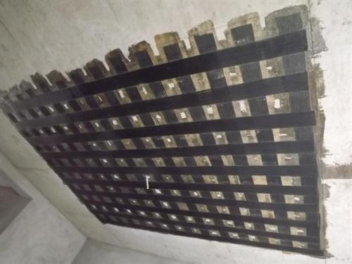 平乐楼板加固